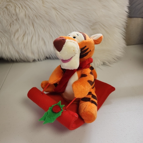 Tigger Disney Lights Sounds Moving Christmas Plush Jingle Bells Singing Pooh - Picture 1 of 8
